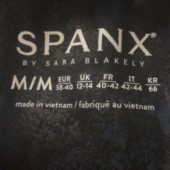 🆕 SPANX Booty Boost Active 7/8 Leggings Navy Reptile, Size M, NWT - Picture 14 of 15